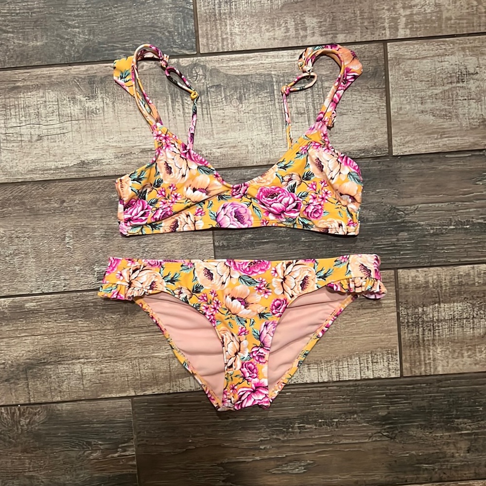 Xhilaration size medium yellow/ pink bikini